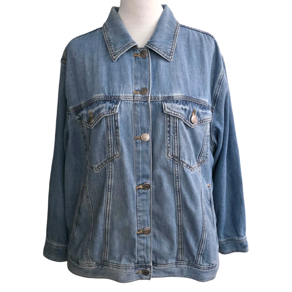 Torrid Feel The Fit Medium Wash Denim Trucker Jacket Women Size 2x Plus Cotton